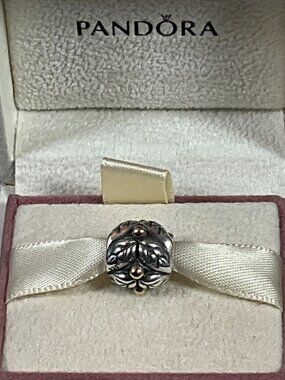 NWOT Pandora Authentic 14K Gold and Sterling Silver Holly Charm 790499